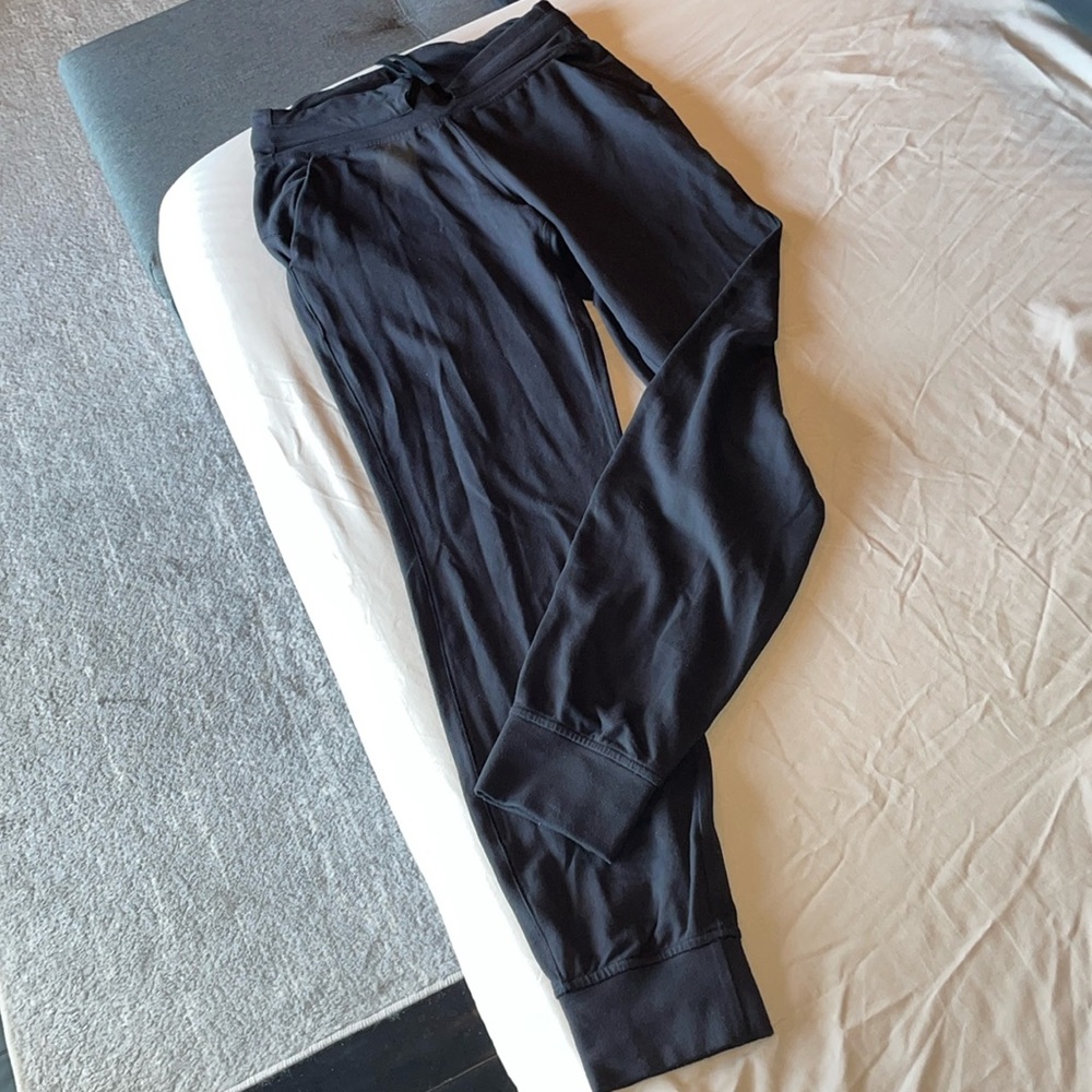 Black lululemon align joggers size 4